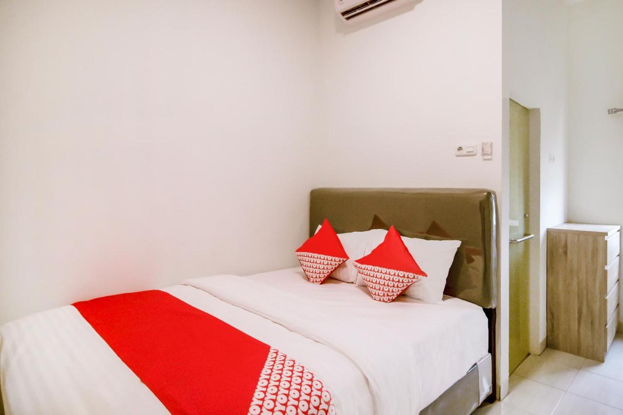Oyo 183 The Pipe House Hotell Palembang Eksteriør bilde