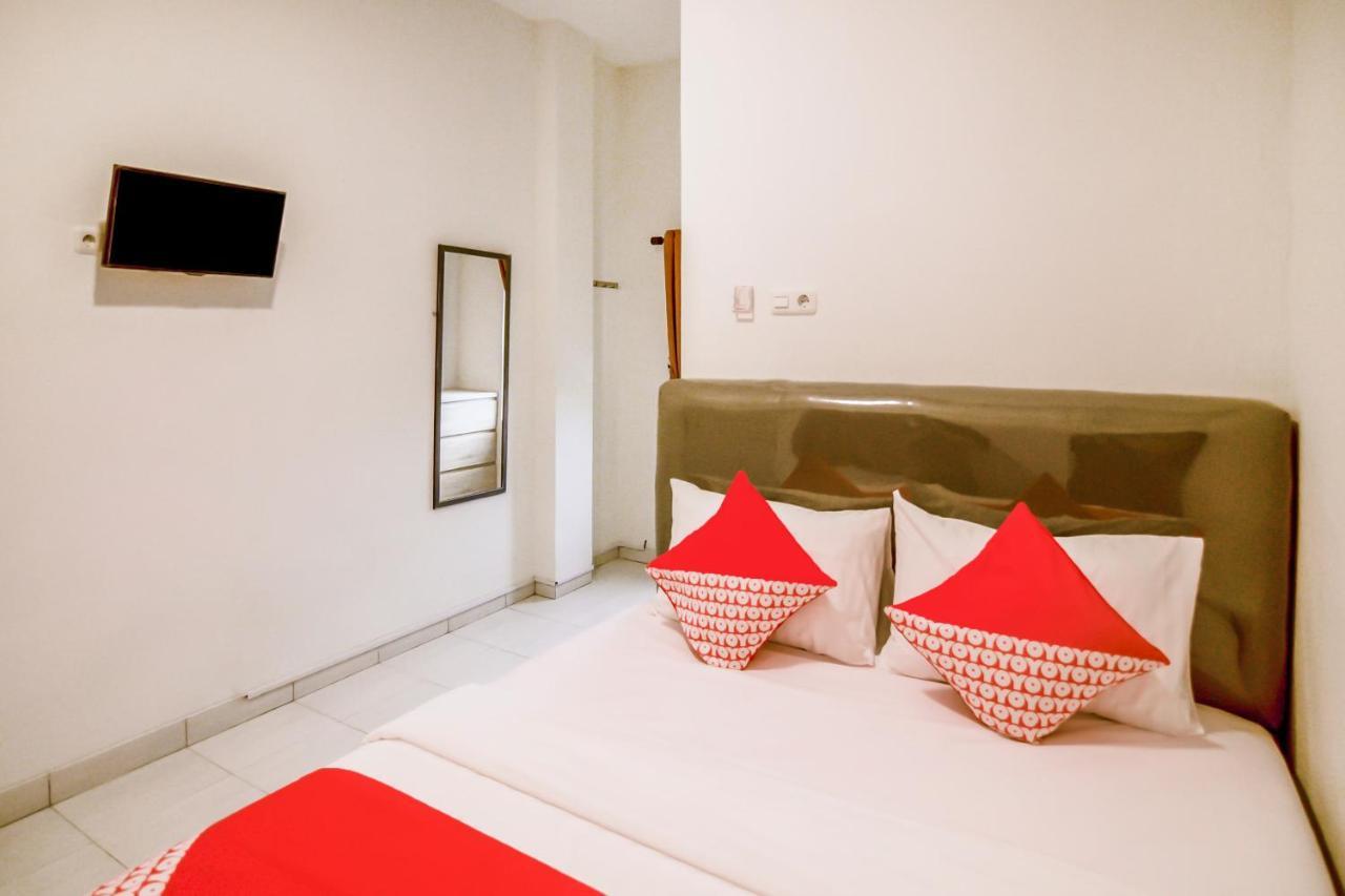Oyo 183 The Pipe House Hotell Palembang Eksteriør bilde