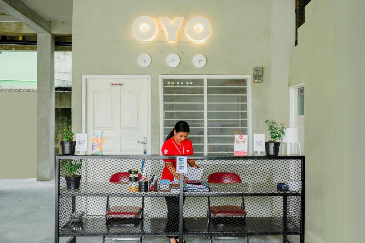 Oyo 183 The Pipe House Hotell Palembang Eksteriør bilde