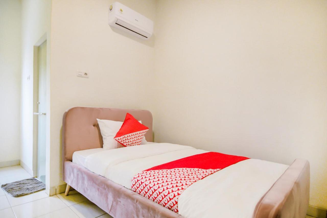 Oyo 183 The Pipe House Hotell Palembang Eksteriør bilde