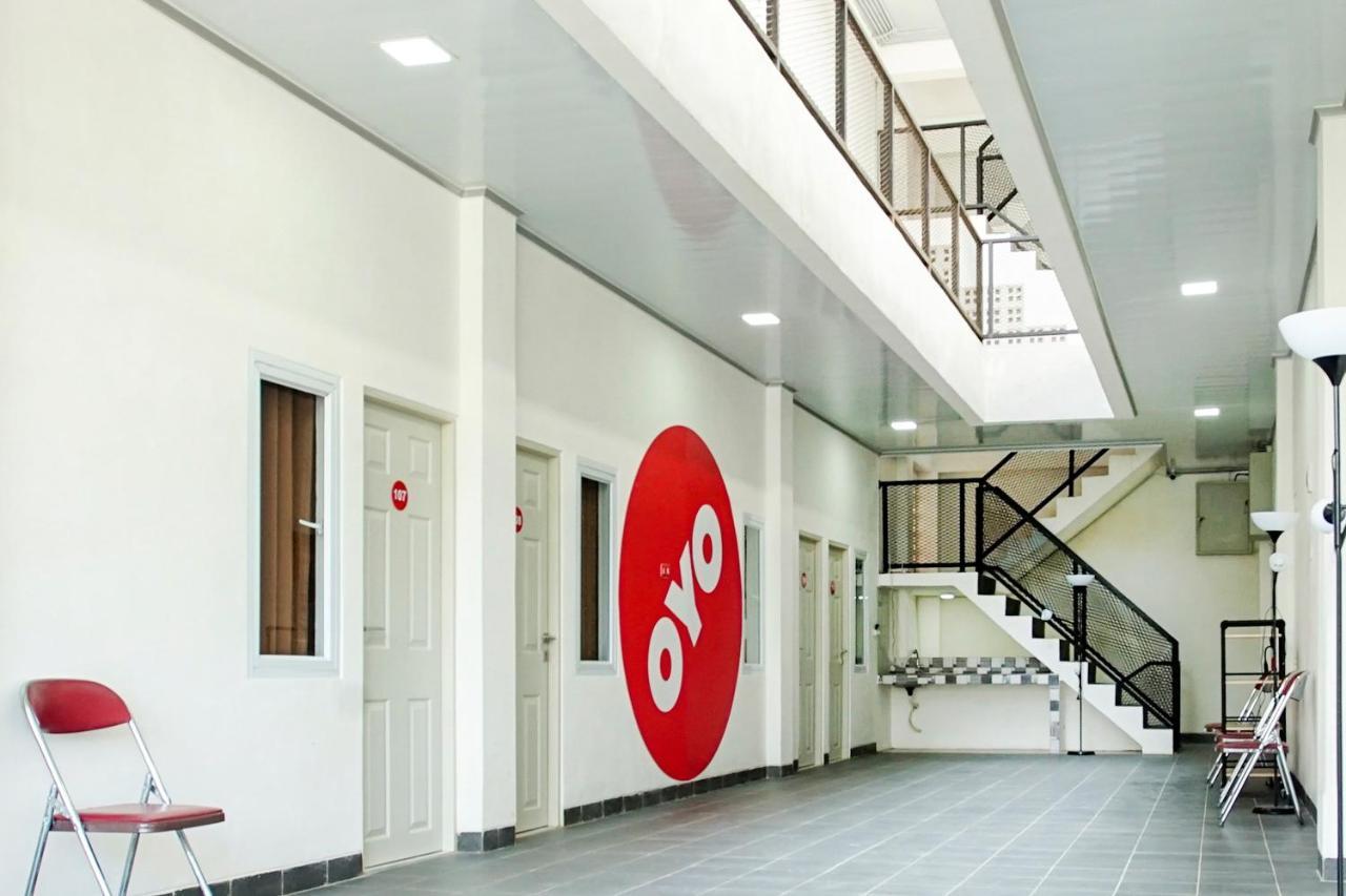 Oyo 183 The Pipe House Hotell Palembang Eksteriør bilde