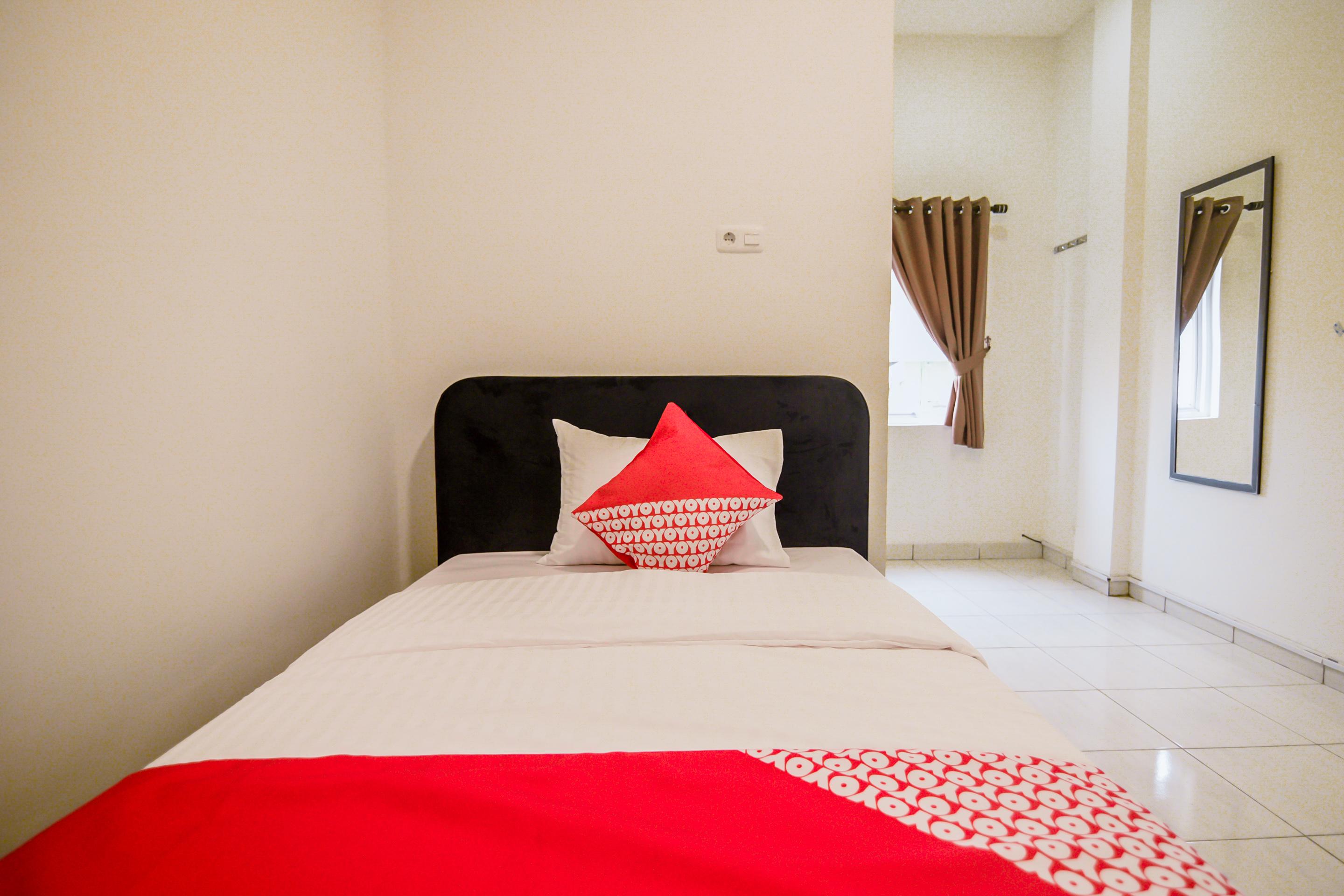Oyo 183 The Pipe House Hotell Palembang Eksteriør bilde