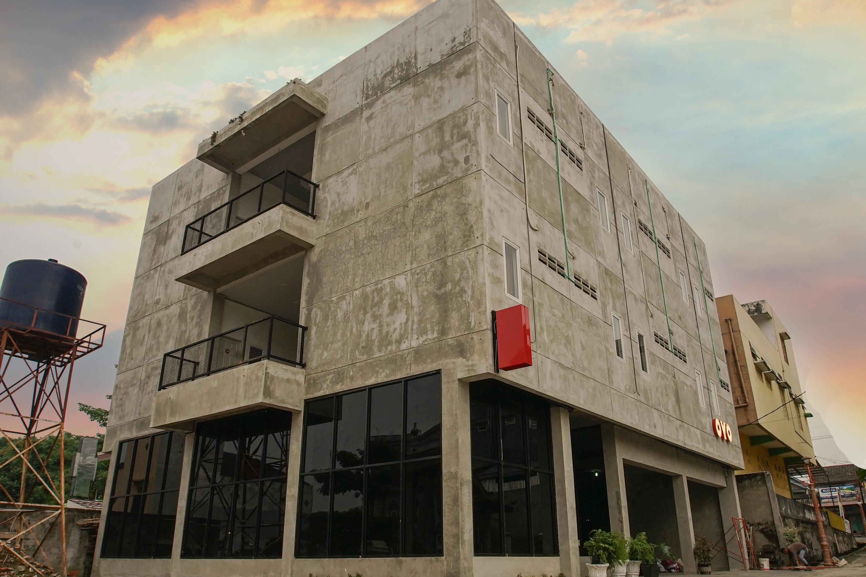 Oyo 183 The Pipe House Hotell Palembang Eksteriør bilde