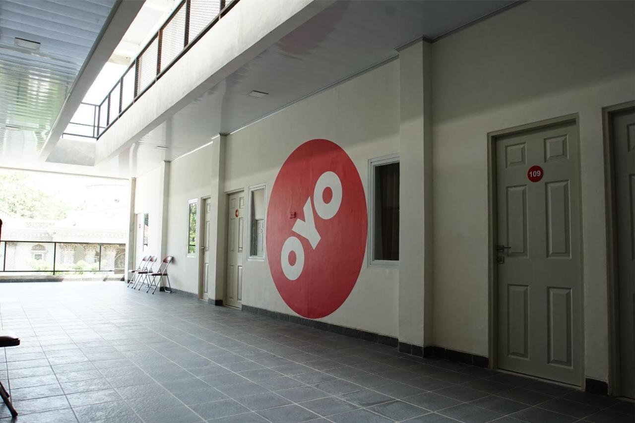 Oyo 183 The Pipe House Hotell Palembang Eksteriør bilde
