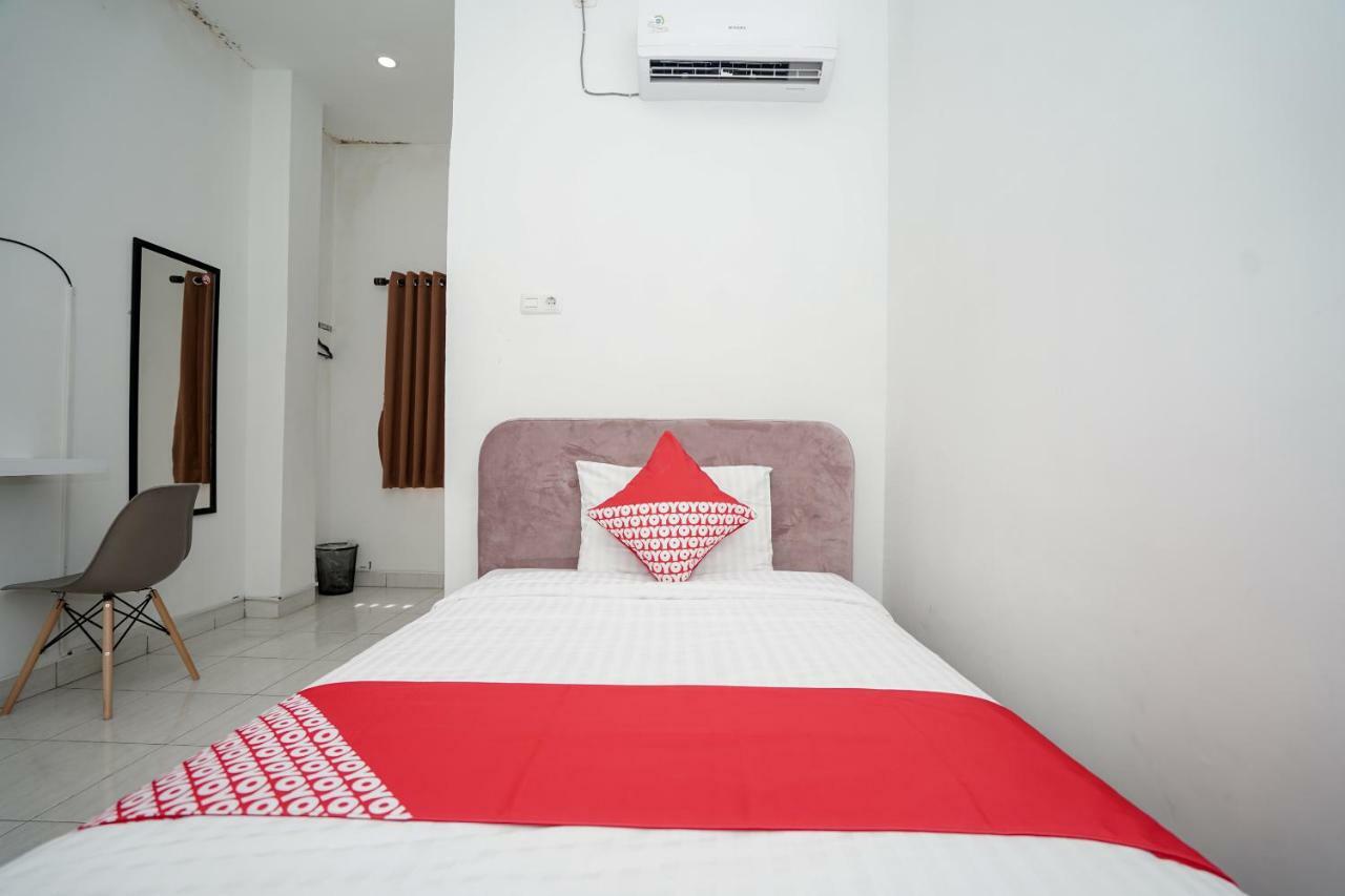 Oyo 183 The Pipe House Hotell Palembang Eksteriør bilde