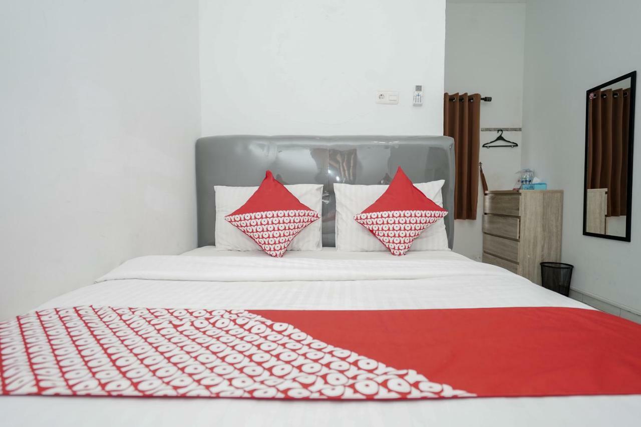 Oyo 183 The Pipe House Hotell Palembang Eksteriør bilde