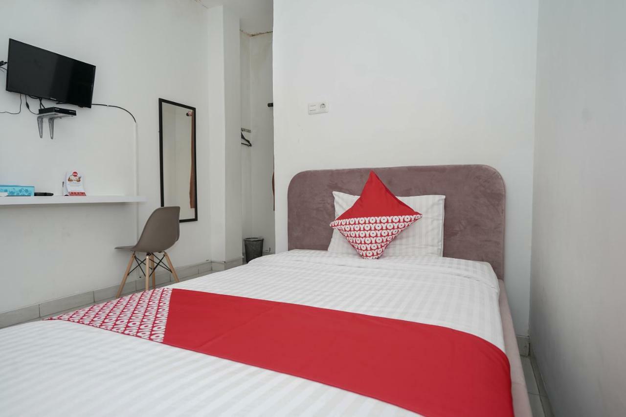 Oyo 183 The Pipe House Hotell Palembang Eksteriør bilde